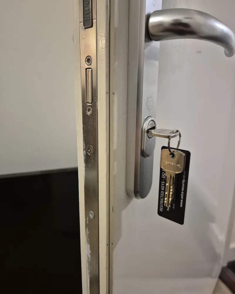 ERA multi-point door lock mechanism with euro cylinder